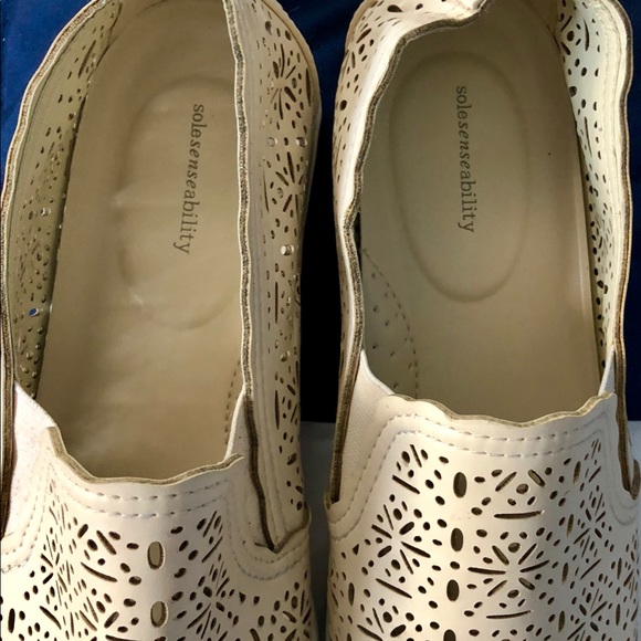 “Sole (sense)ability” cream women slip on sneaker - Picture 6 of 6